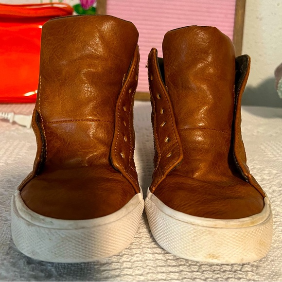 Girls Old Navy Hightops - Picture 1 of 6